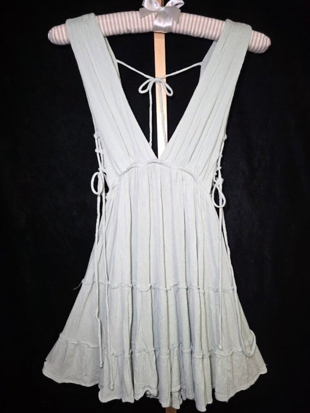 Zen Island Santa Cruz Halter V-Neck Tiered Ruffle Mini Dress S